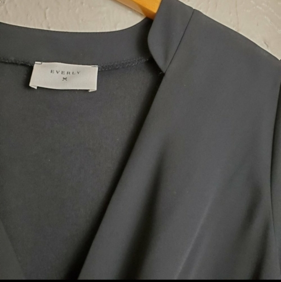 Everly satin v-neck balloon sleeve shift lbd dress - Picture 4 of 7